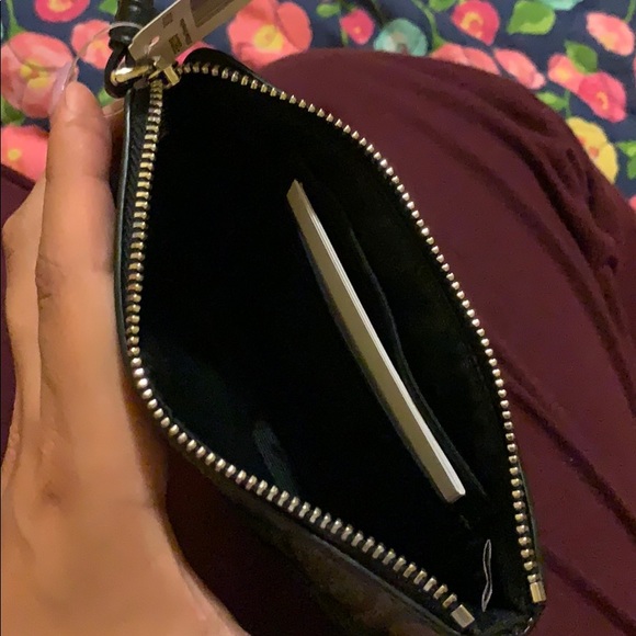 Coach wristlet - Picture 3 of 3